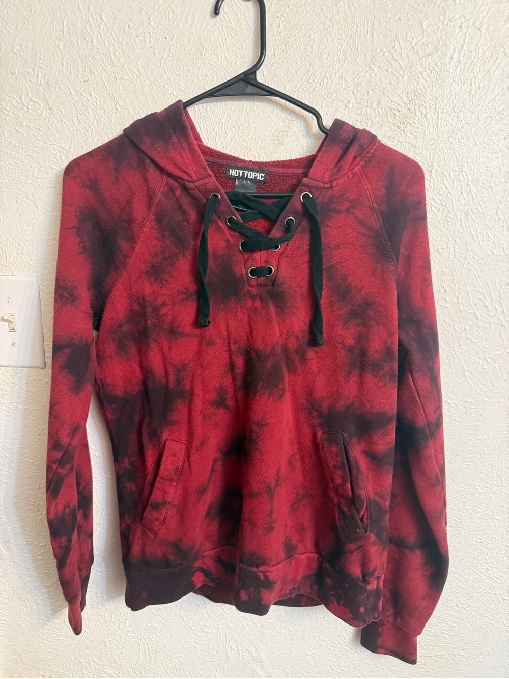 Hot Topic Red and Black Tie-Dye Lace-Up Pullover Hoodie